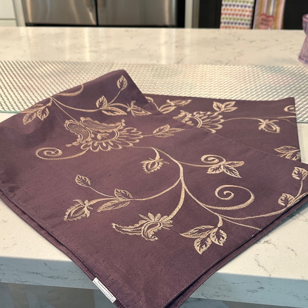 Elegant Purple Floral Table Runner